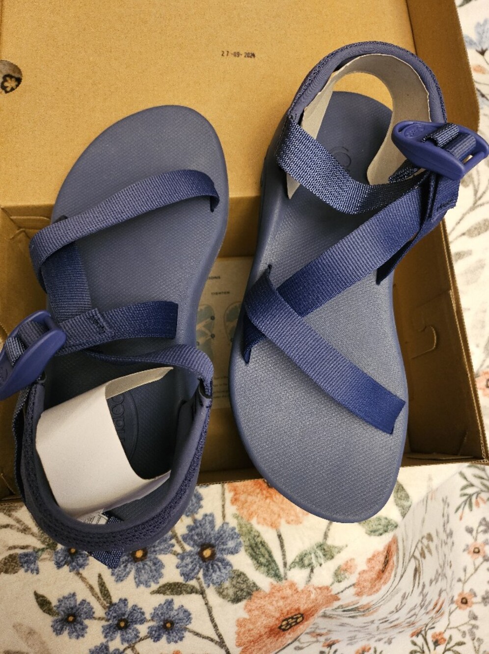 NIB Chaco CUSHZ W8 M7 EU 39 SHADOW Blue Sandals No Toe Loop